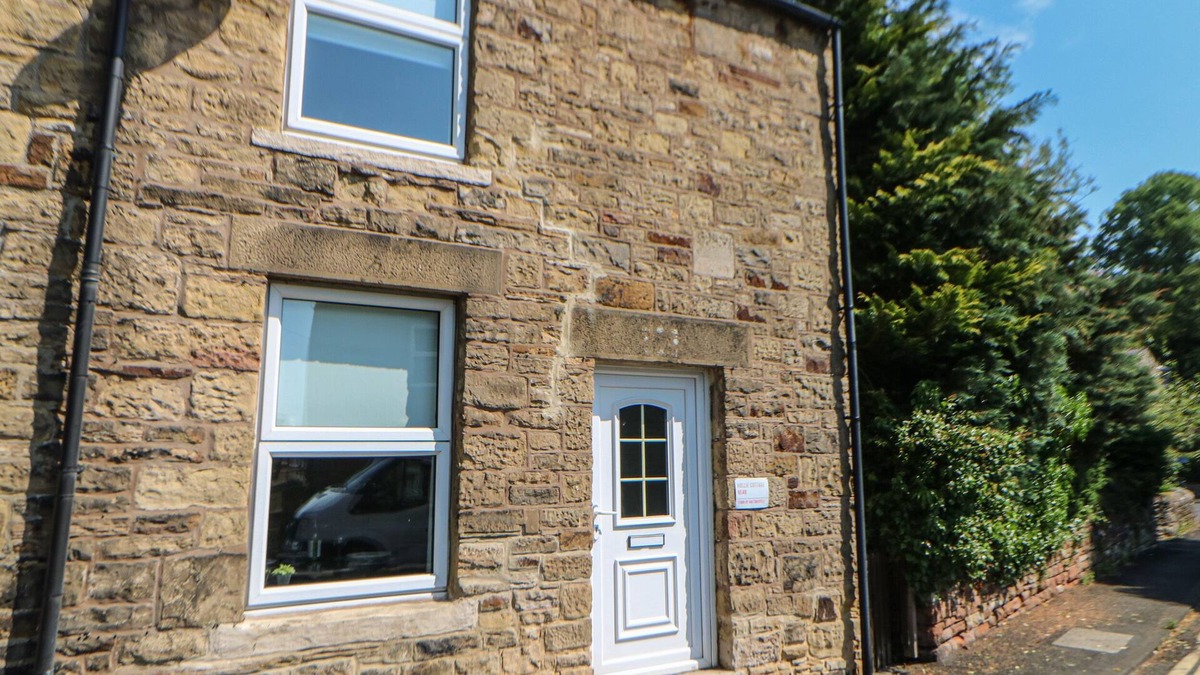 Haltwhistle Cottage | HOLLIE COTTAGE, pet friendly, with a garden in Haltwhistle