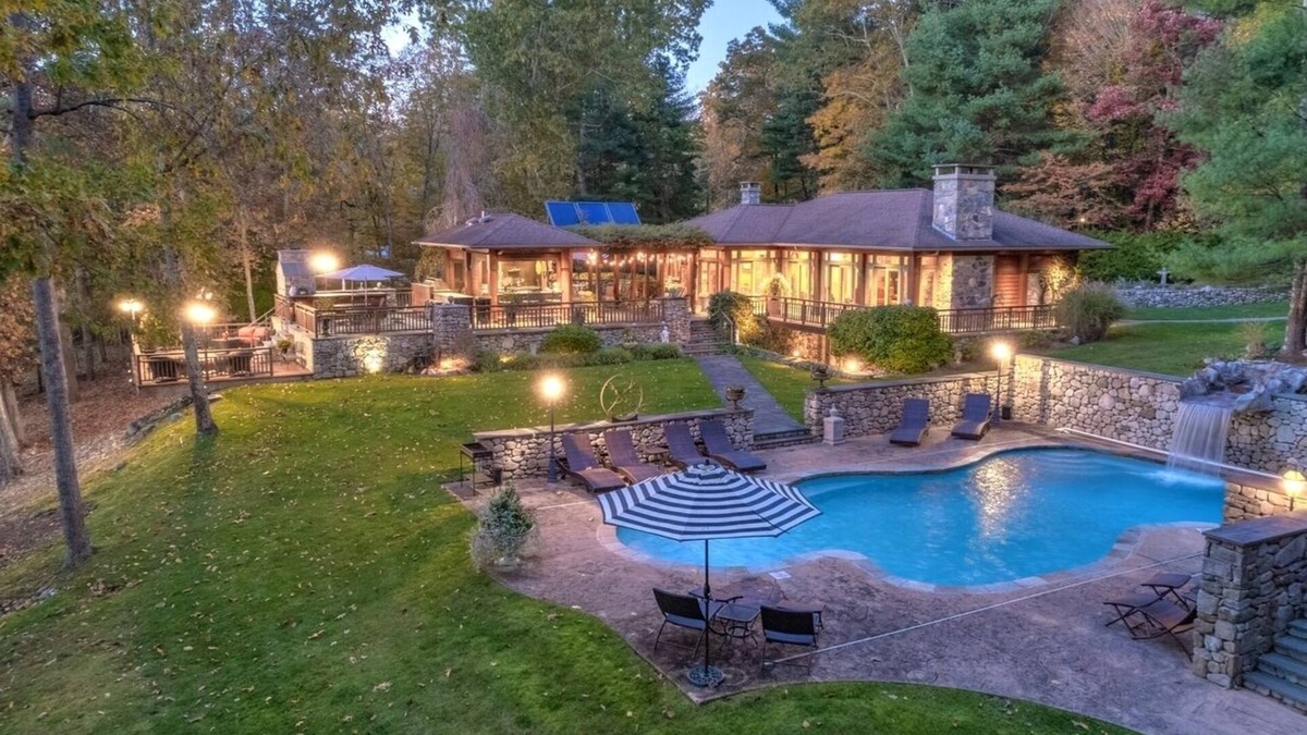 Killingworth House | Hollow Brook Estate