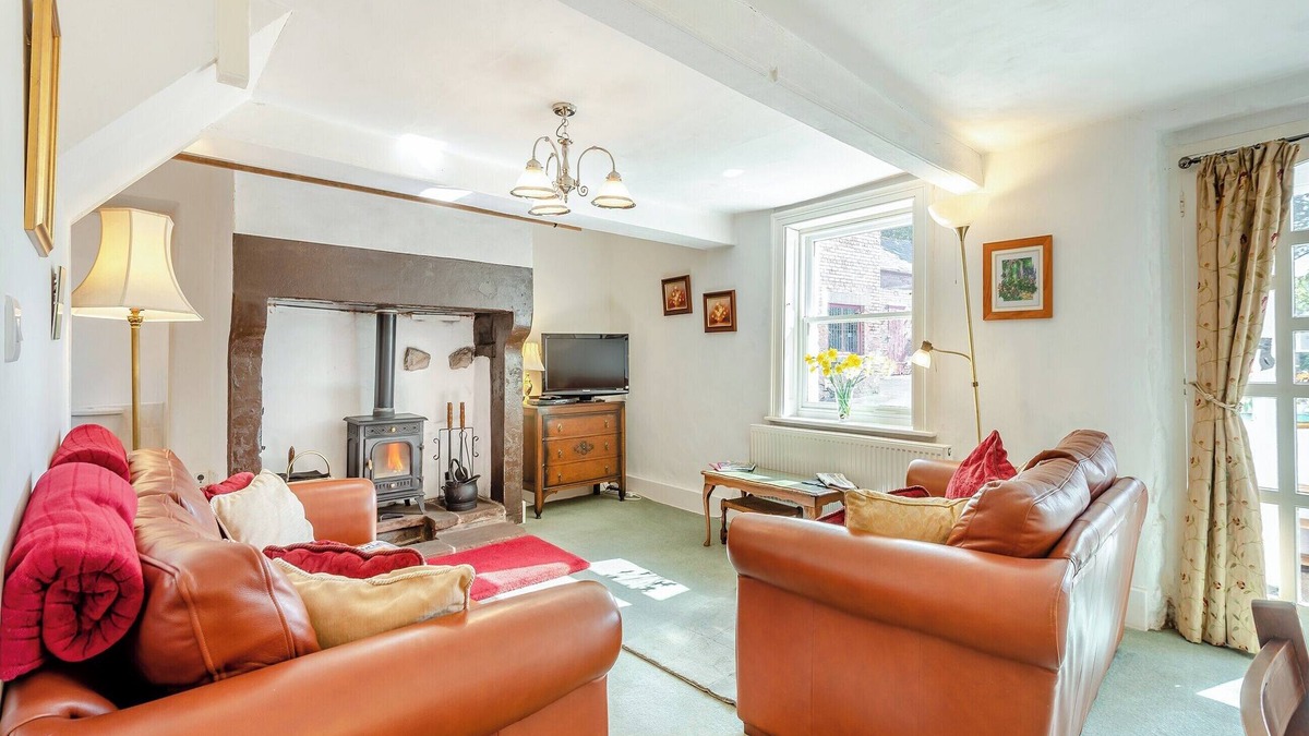 Carlisle Cottage | HOLLOW CREEK COTTAGE - 28012