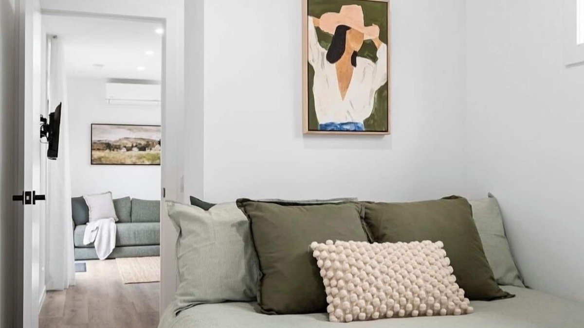 Laharum Cabin | Hollow Mountain Cabin Laharum Dadswell bridge halls gap