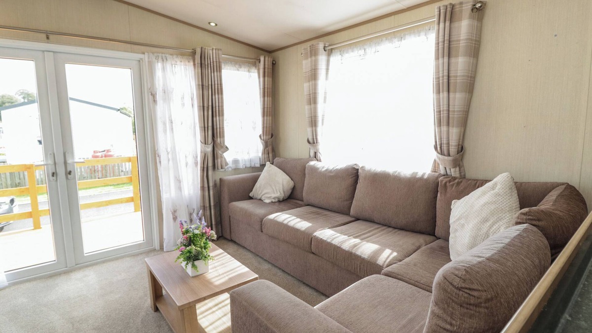 Denny Cottage | HOLLY, pet friendly, with a garden in Denny