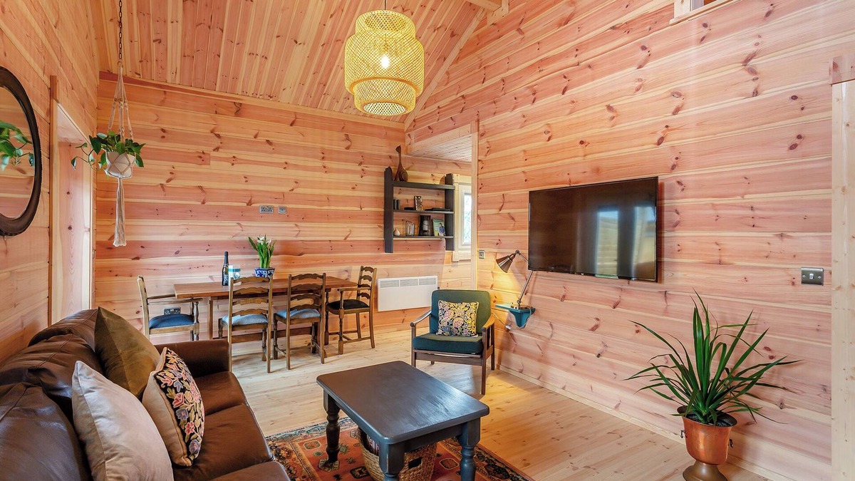York Ski Chalet | Holly Tree Lodge Accessible PF