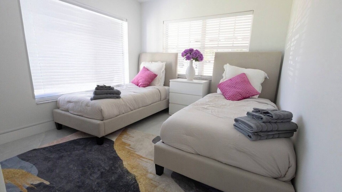 Royal Poinciana House | Hollywood Beach house Oasis