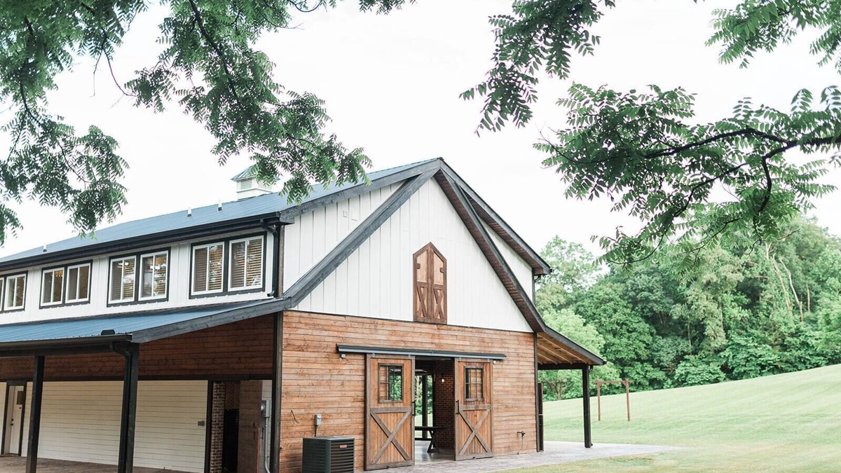 Knoxville House | Holston Springs Private Lodge in Knoxville, TN w/Hot Tub Spa