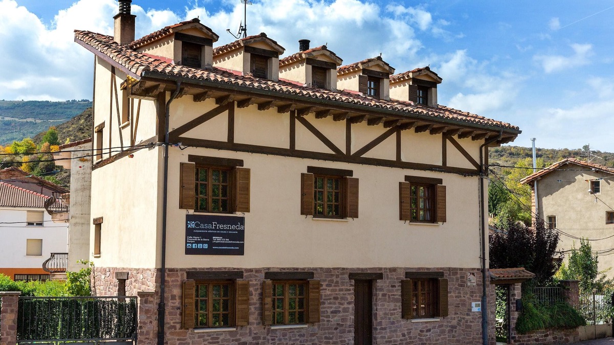 Fresneda de la Tiron House | Homerez - Nice house for 4 ppl. with terrace at Fresneda de la Sierra Tirón