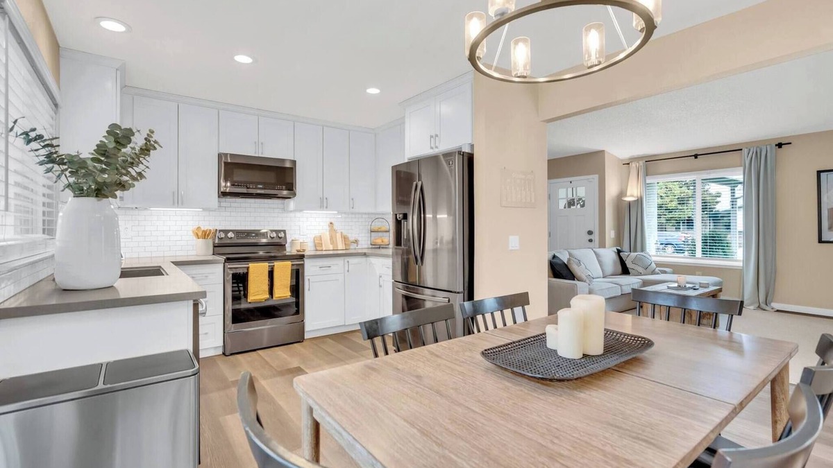 South Natomas House | Home 4 miles to Downtown & 9 miles to Airport