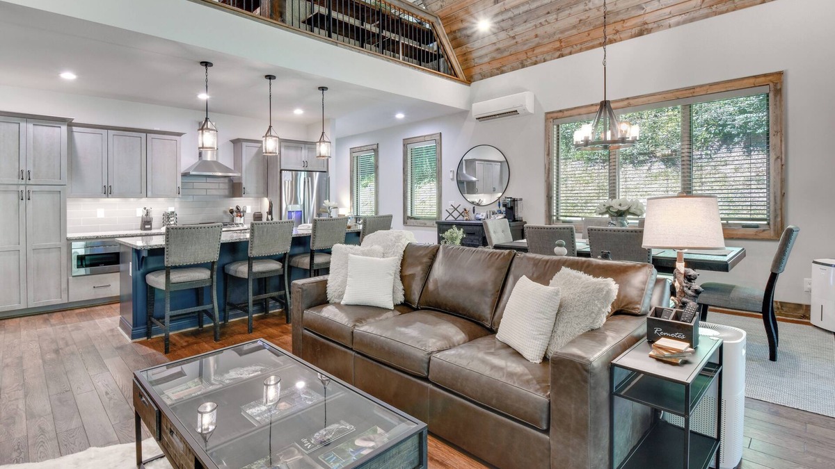 Glenville Cottage | Home 6 Mi to Ski Sapphire Valley: Bring Your Pups!