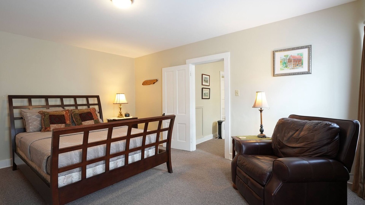 Maysville Apartment | Home away from Home! - 1BR apartment in Maysville