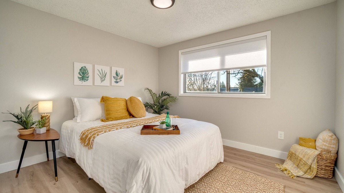 Five Corners House | Home away from Home! Clean and bright remodeled 3 bedroom home w all essentials!