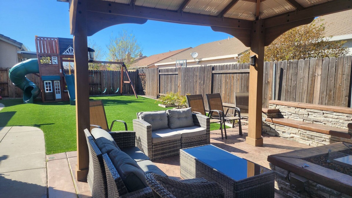 Elk Grove House | Home Away From Home!nFamily Friendly near popular attractions in Elk Grove!