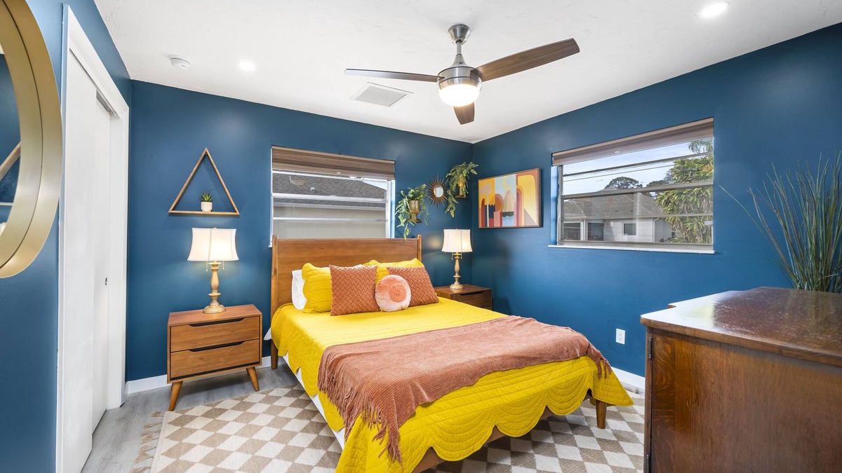 Sebastian House | Home away from home! Sebastian FLnnMinutes to Capt Hirams & Indian River Lagoon