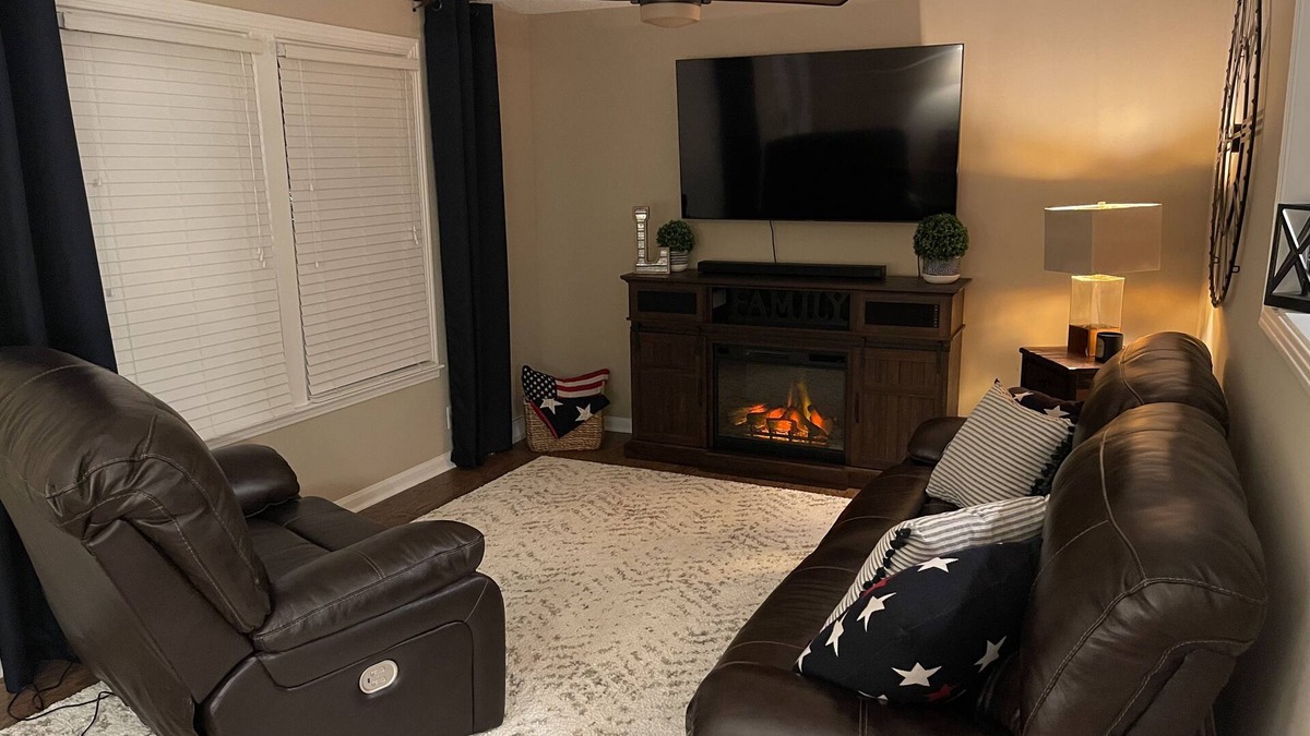 Clarksville House | Home away from home 37043
