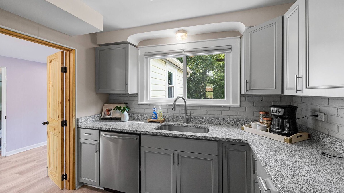 East Ridge House | Home Away from Home: Luxe Mid-Term Rental in Chatt