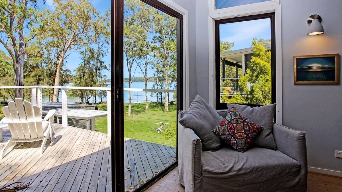 Bundabah Cottage | Home by The Cove - Charming Riverfront Cottage