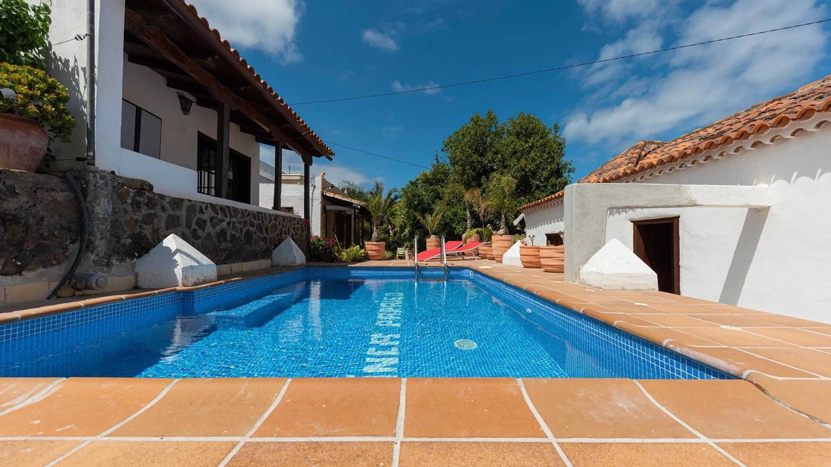 Valle de Guerra Apartment | Homerez - Sea view apt in La Laguna