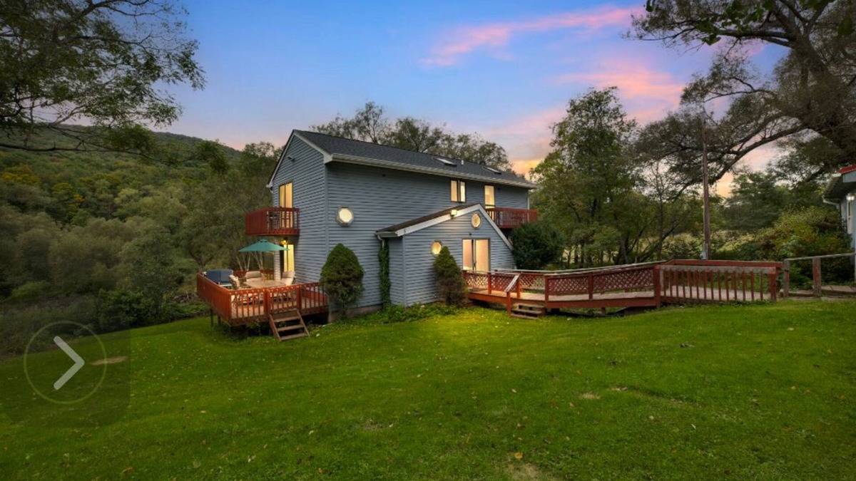 South Kortright House | Home in Hobart - Roxbury Near Skiing and Weddings.
