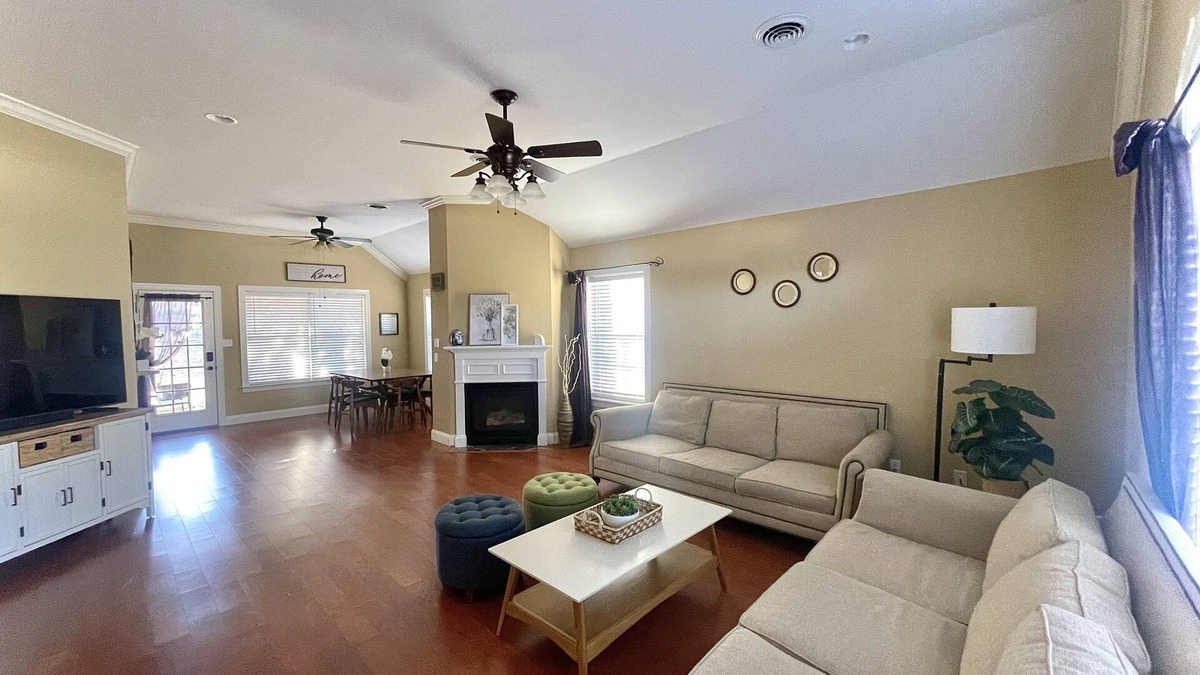 Saltillo House | Home in Saltillo