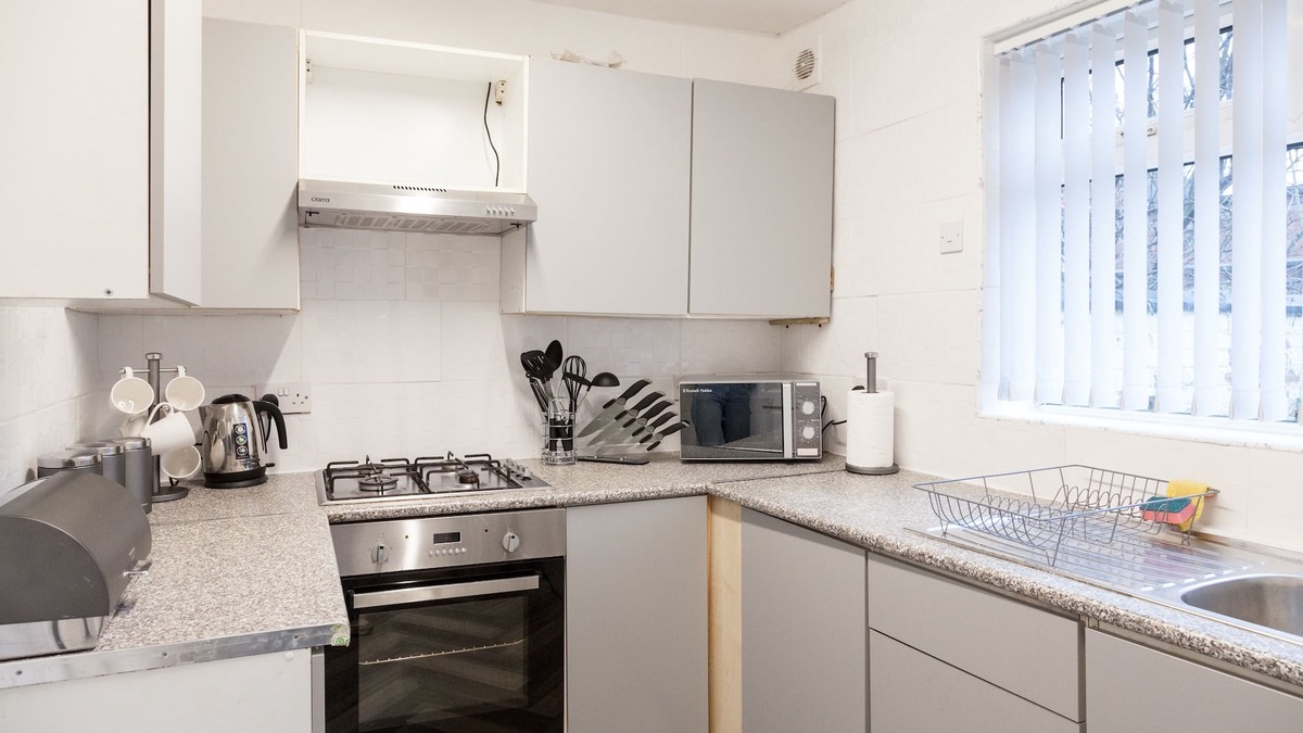 Chorlton-on-Medlock House | Home in the city. An entire home a stones throw from Manchester City Centre.