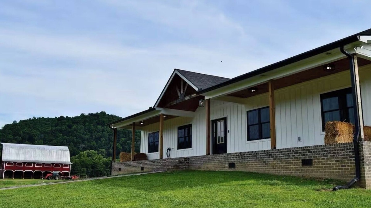 Gainesboro House | Home in the Country by the Roaring River