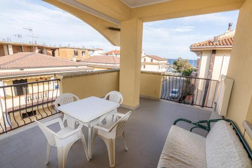 Le Castella Apartment | Home Le Castella