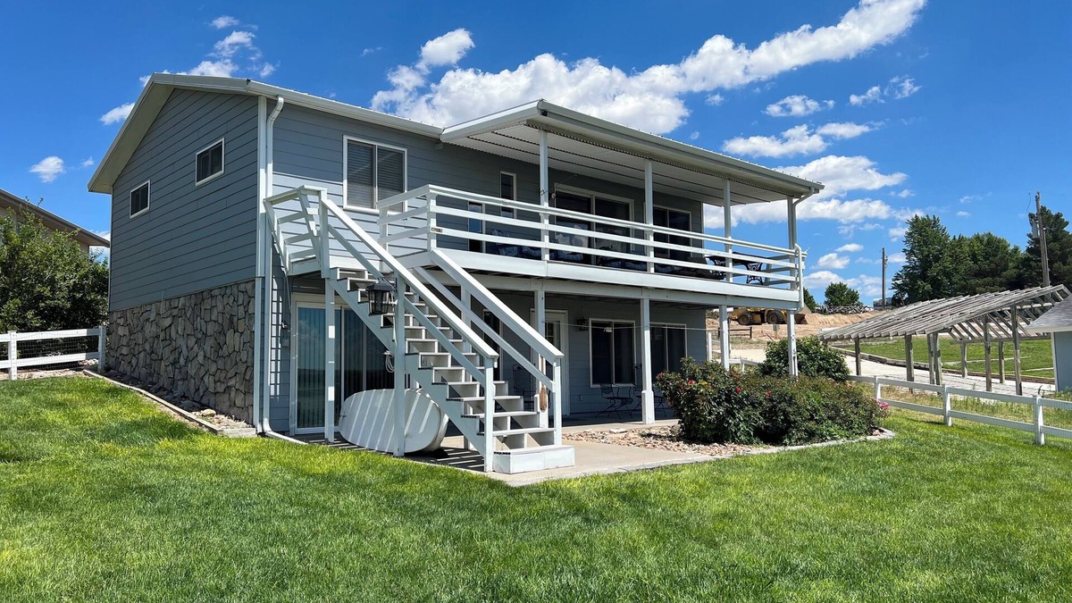 Lonergan House | Home Near Lake McConaughy