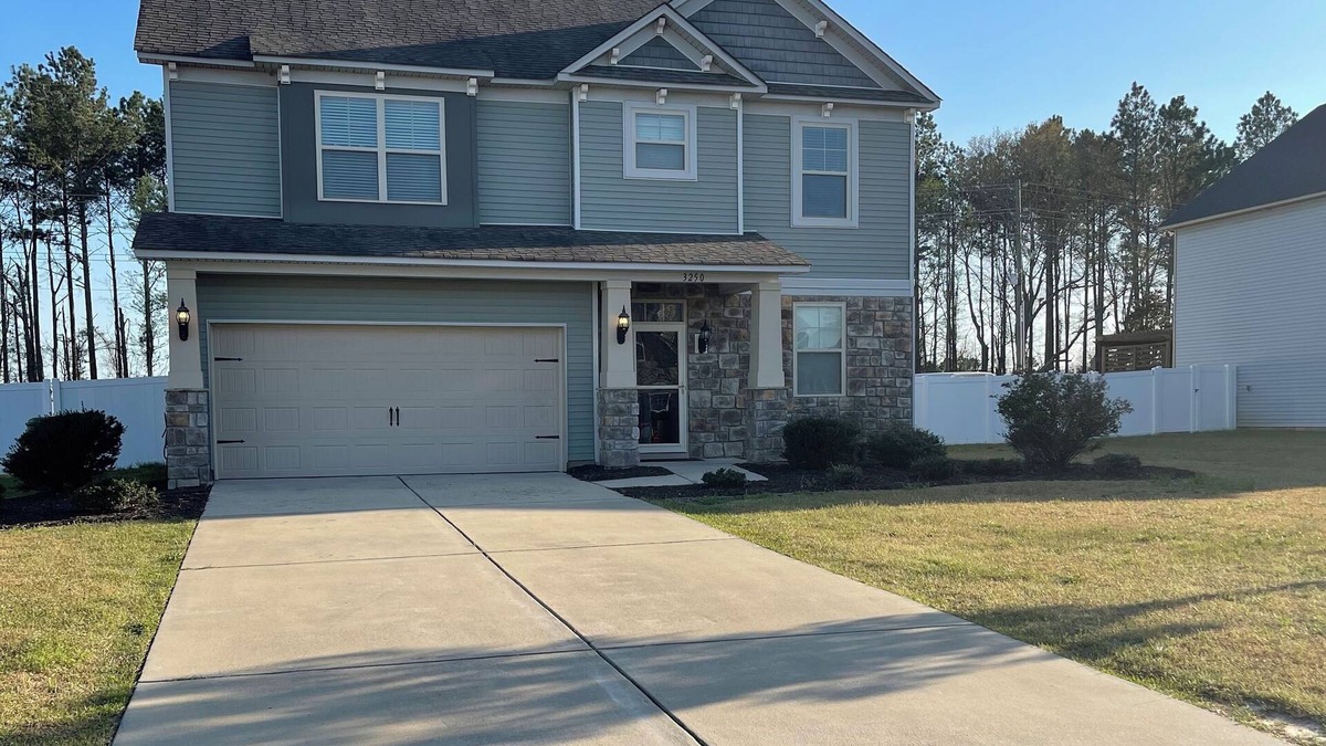 Elliott House | Home Near Shaw Airforce Base Close to Major Attractions, Food, & Entertainment