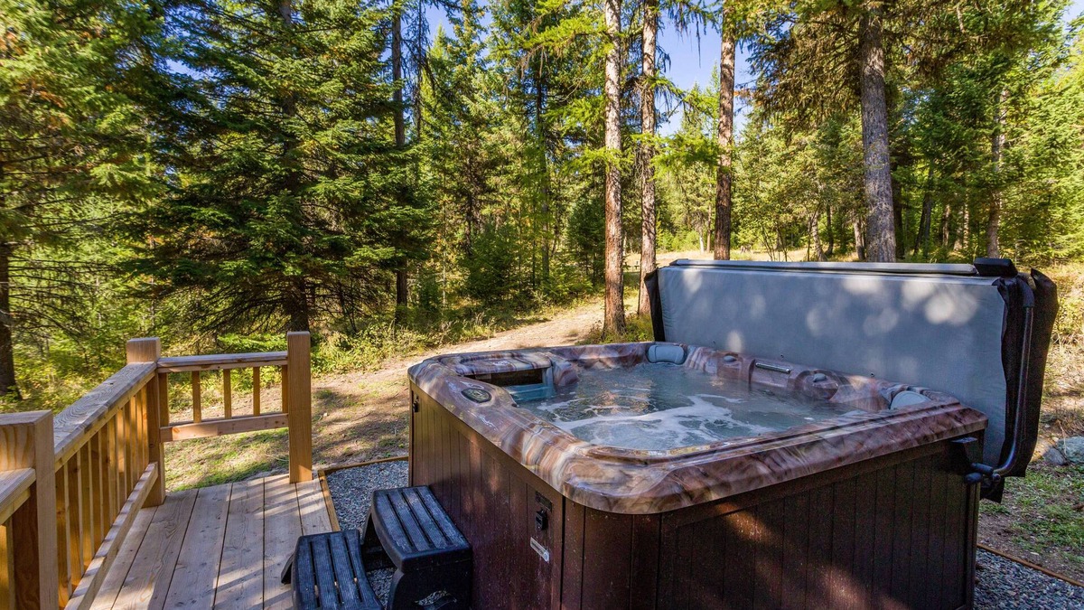 Whitefish House | Home on 16 acres w/easy trail access, hot tub & fire pits - Stillwater Mountain Lodge