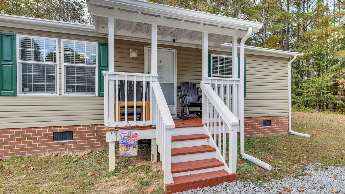 Beaver Creek House | Home on 3 Acres w/Grill in Brodnax!