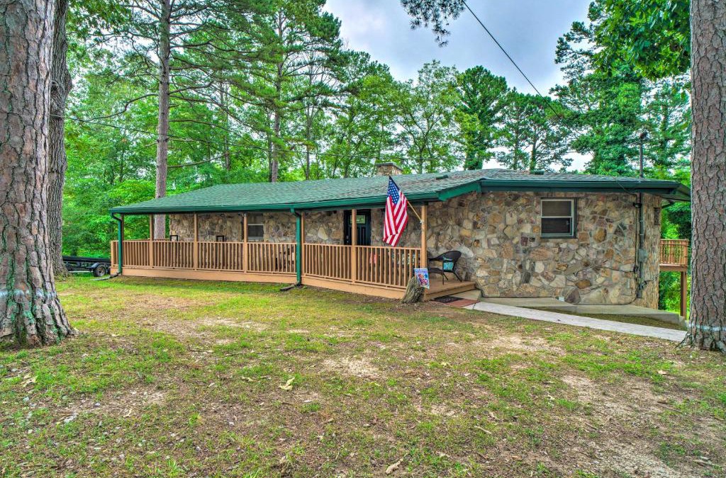 Dandridge House | Home on Douglas Lake - Fish and Kayak!