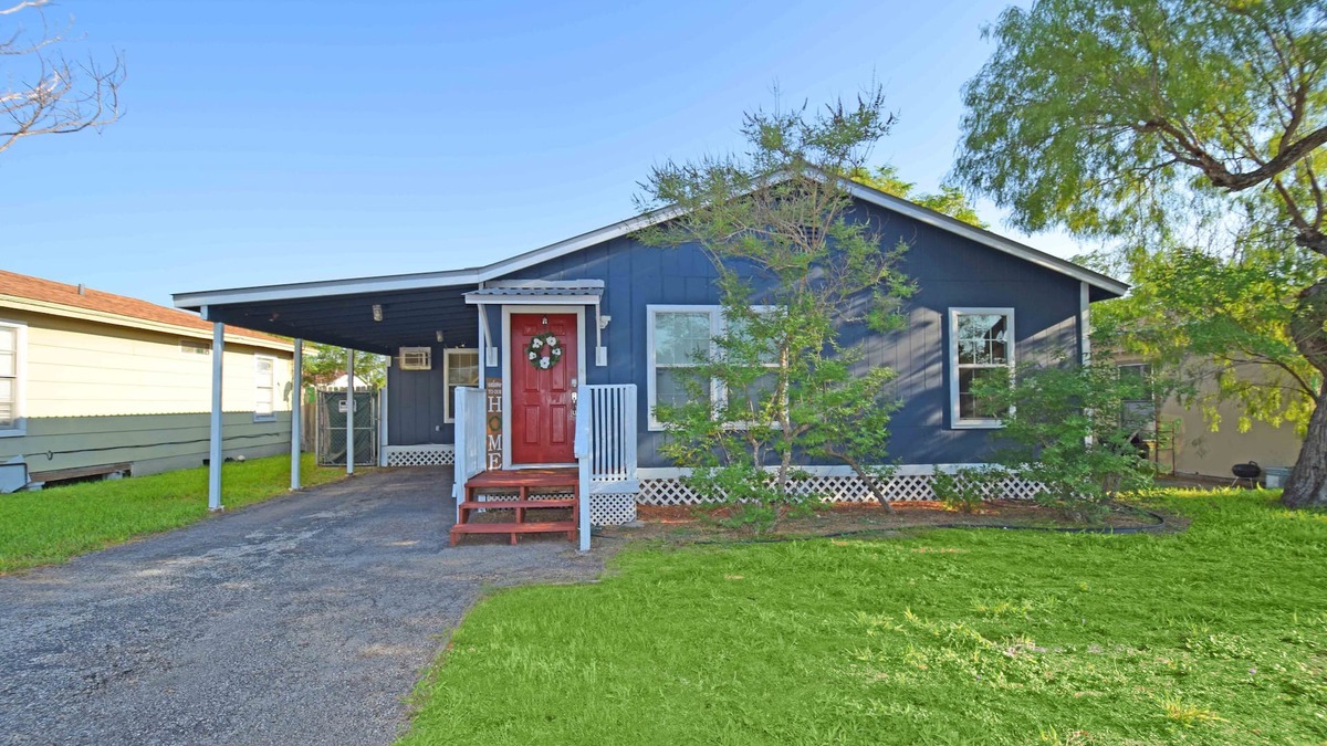 Kingsville House | Home Sweet Home - Peace, Love, & Enjoy