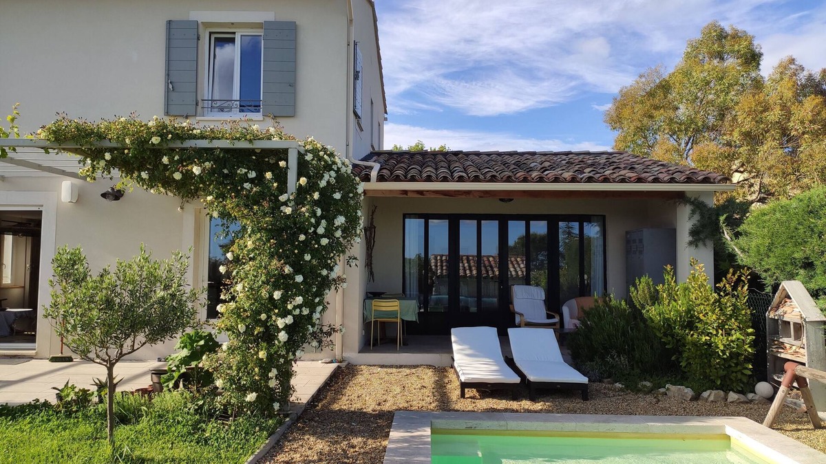 Cabrieres-dʼAigues House | Home sweetness of life