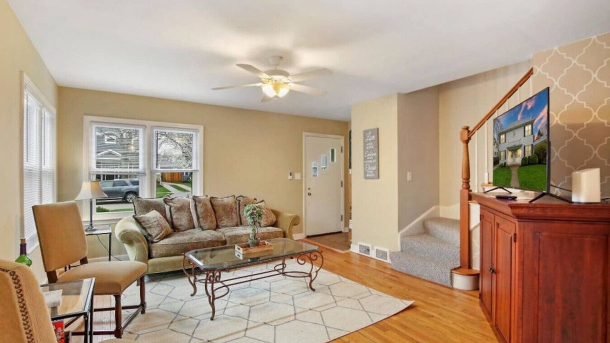 Libertyville House | Home w/2 Kitchen & Living Rooms, Near Naval Base!
