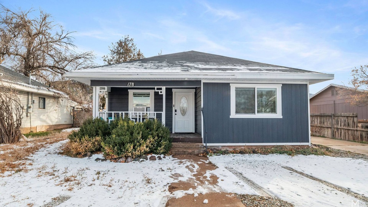 Parowan House | Home w/Hot Tub & BBQ, 12mi to Brian Head & 54mi to Eagle Point Ski Resorts 🎿