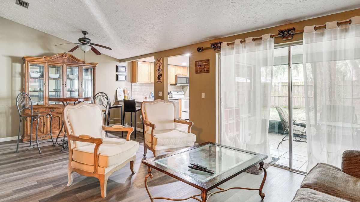 Northlakes House | Home w/Lanai: 12 Mi to Busch Gardens Tampa Bay!