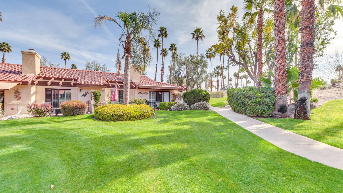 Park Palms Condo | Home w/Pool Access in Palm Desert: Near Golf!