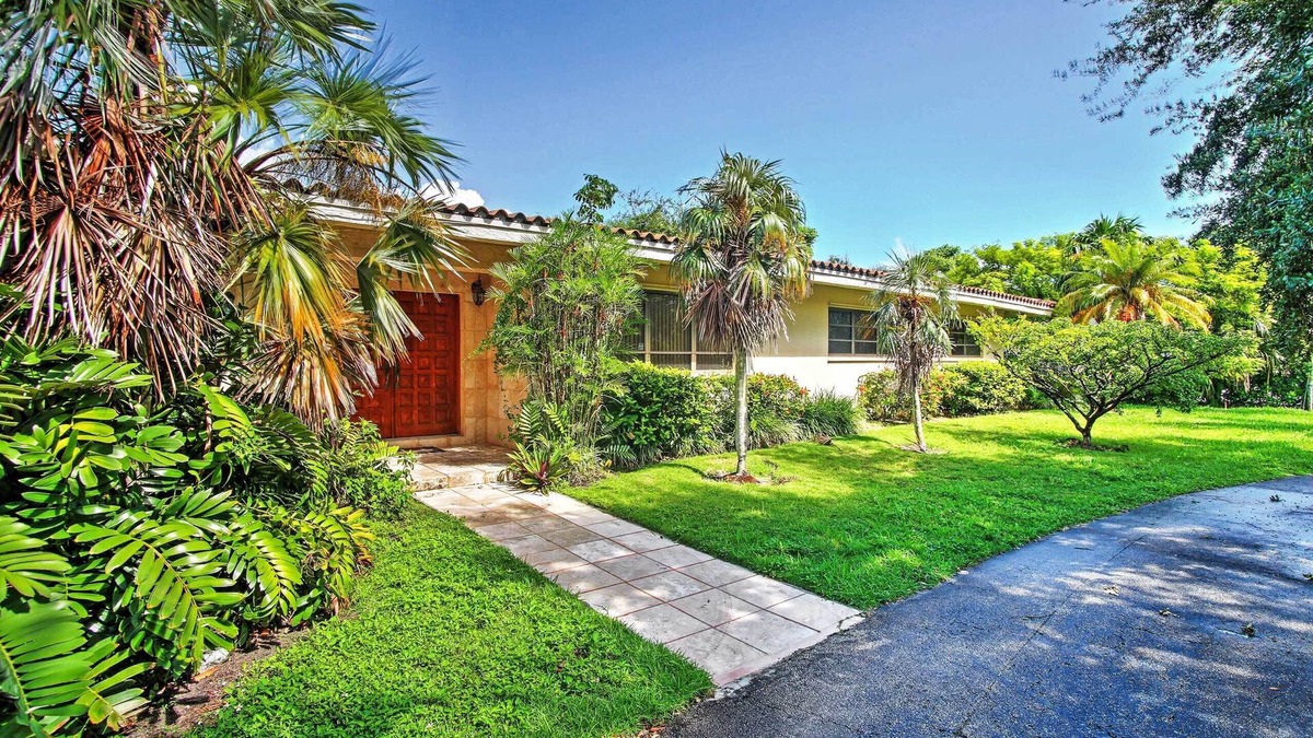 Pinecrest House | Home w/Pool in Upscale Pinecrest Village