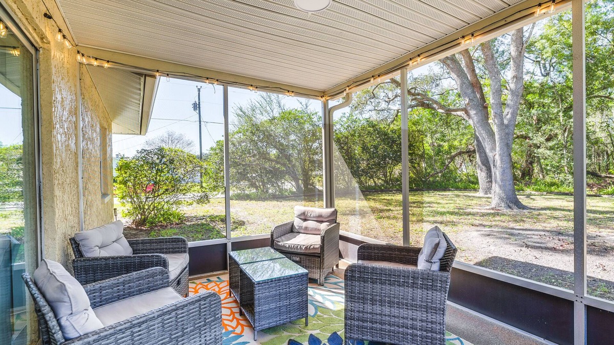 Spring Hill House | Home w/Screened Porch, Near Weeki Wachee Springs!
