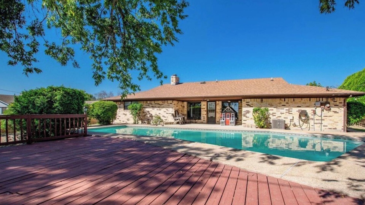 Copperas Cove House | Home with a pool & a great view