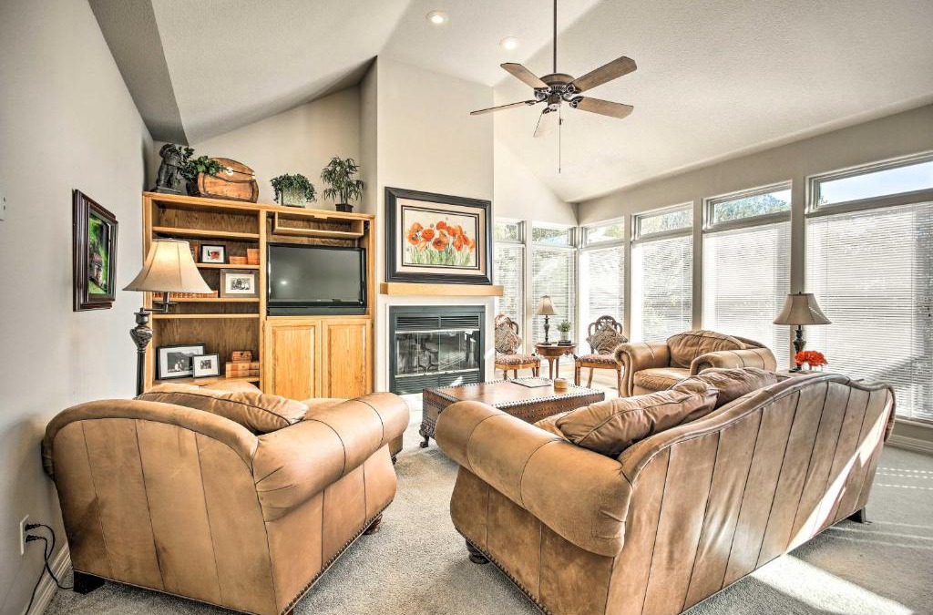 Bella Vista House | Home with Deck Near Lake Avalon, Boat Ramp and Golf!