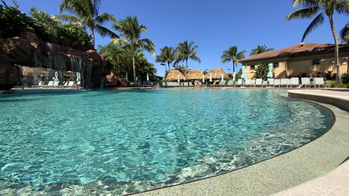 Falcons Glen House | Home with Private SALTWATER Heated Pool and Free Players Club Access!