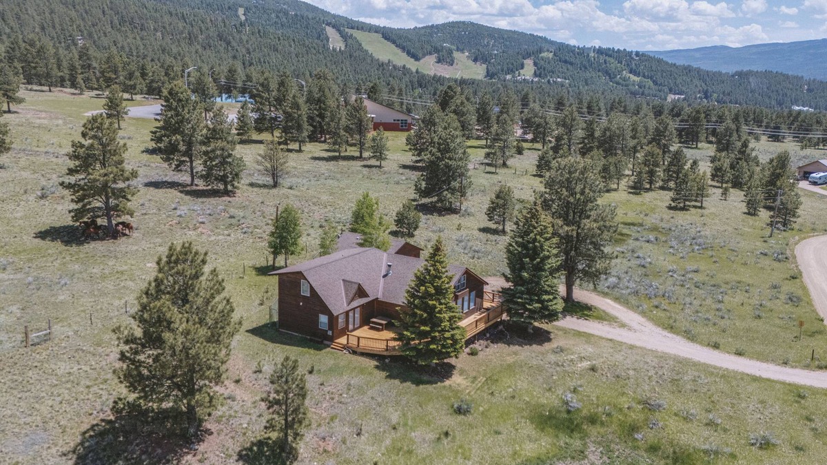 Angel Fire House | Home with sweeping views of the Moreno Valley and Wheeler Peak