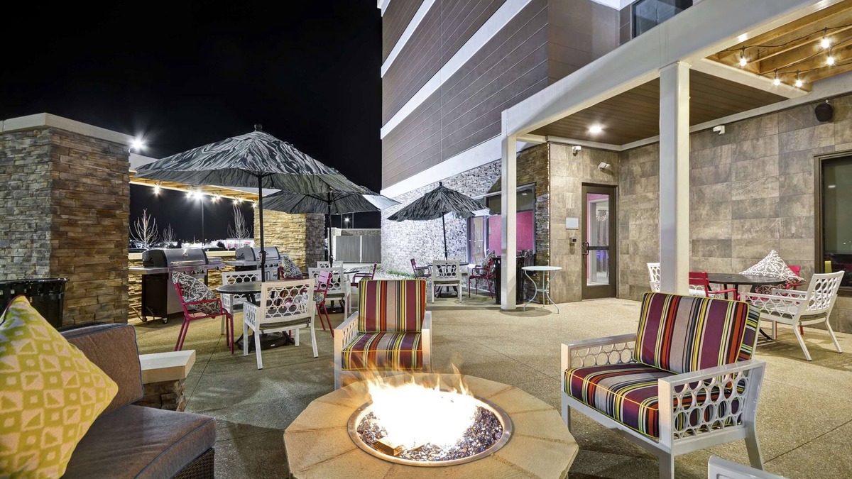Waldron Hotel | Home2 Suites by Hilton KCI Airport