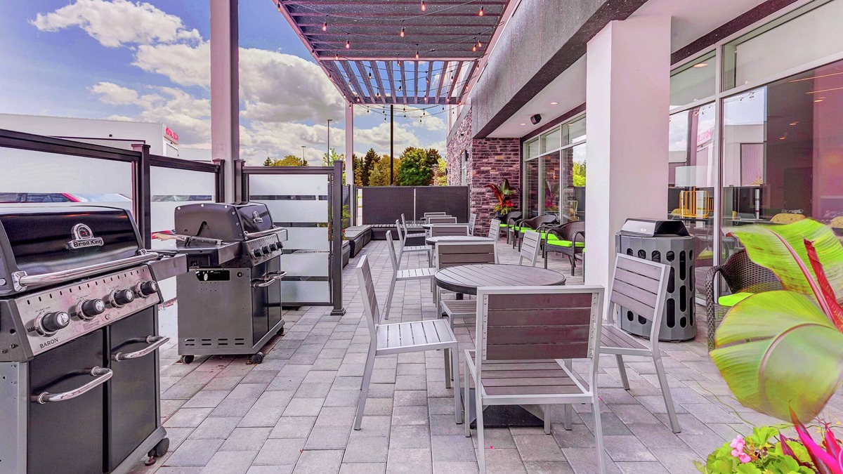 Steeles Industrial Hotel | Home2 Suites by Hilton Toronto Brampton