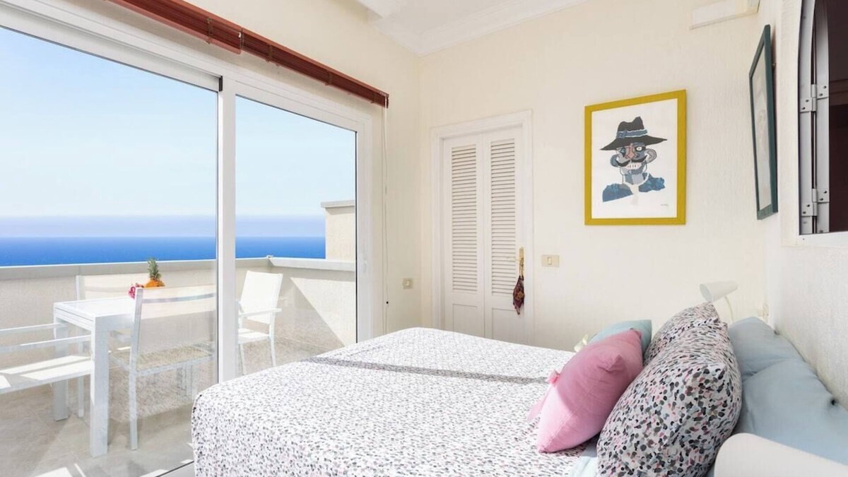 Santa Cruz de Tenerife Apartment | Home2Book Beach Front Las Gaviotas