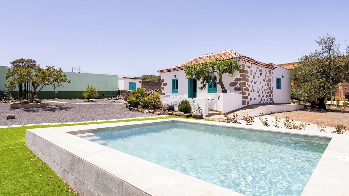 Llano del Moro Ski Chalet | Home2Book Rural House with Private Pool & BBQ