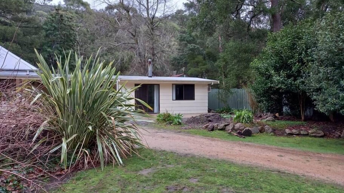 Halls Gap House | Homefield Cottage Halls Gap - Grampians NP Frontage