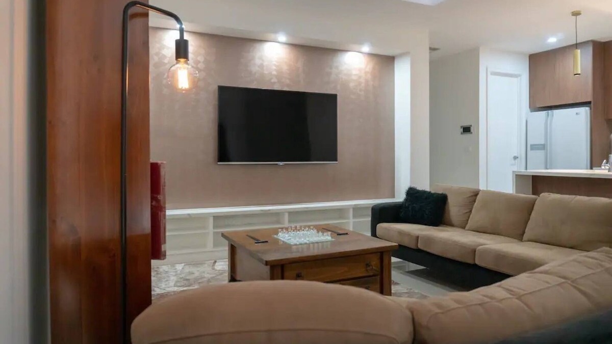 Tarneit House | Homely Getaway with Major Movie Apps 65" Smart TV