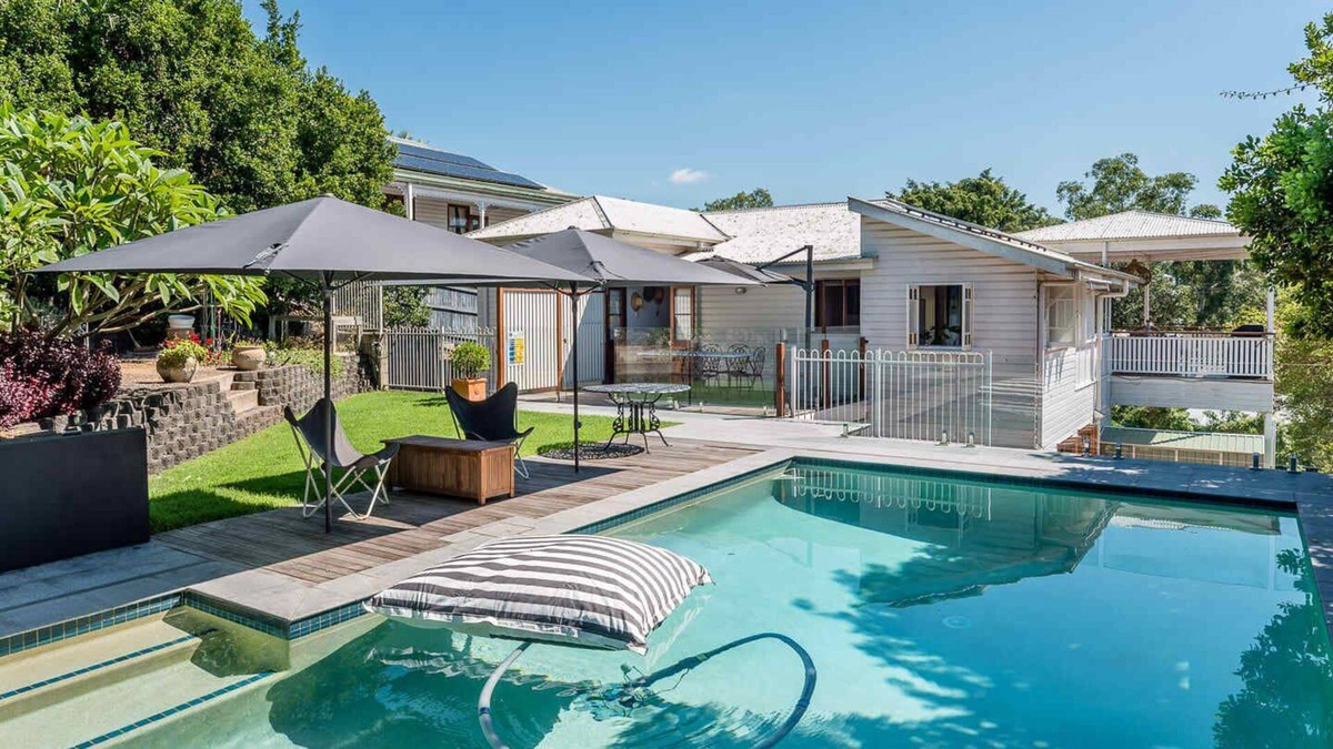 Bardon House | Homely Hideaway /Bardon