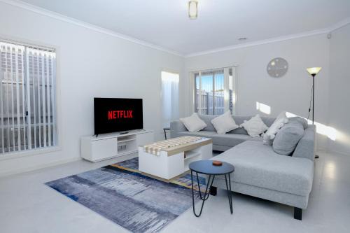 Werribee House | Homely Retreat-4 Minutes from Pacific Werribee Shopping Centre
