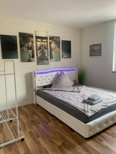 Hennef House | HomeOffice Zimmer Küche WLAN TV mit Terrasse Grill